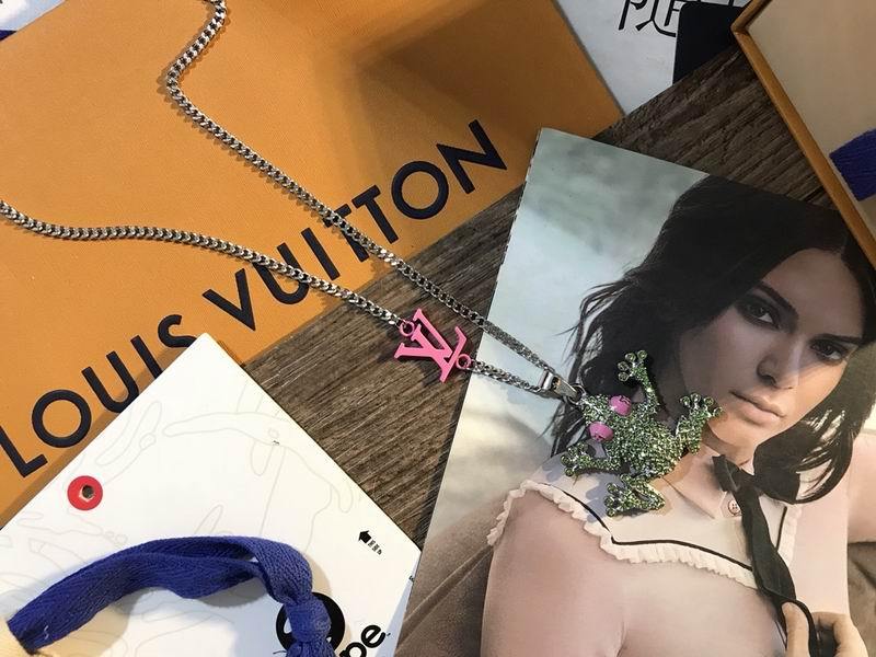 LV Necklaces 39